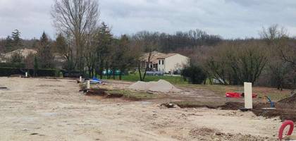 Terrain seul à Sireuil en Charente (16) de 730 m² à vendre au prix de 39500€