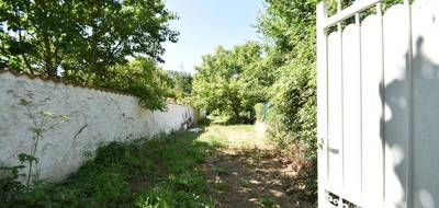 Terrain seul à Vérines en Charente-Maritime (17) de 615 m² à vendre au prix de 98000€ - 1