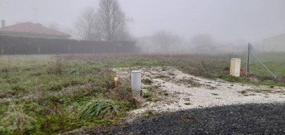 Terrain seul à Segonzac en Charente (16) de 1002 m² à vendre au prix de 55110€
