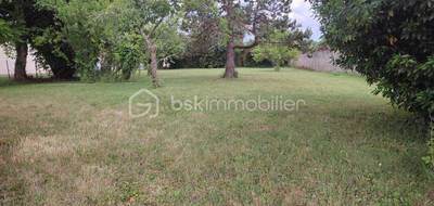 Terrain seul à Nieuil en Charente (16) de 1028 m² à vendre au prix de 12950€ - 2