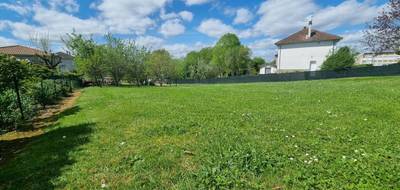 Terrain seul à Saint-Junien en Haute-Vienne (87) de 1174 m² à vendre au prix de 59800€ - 1