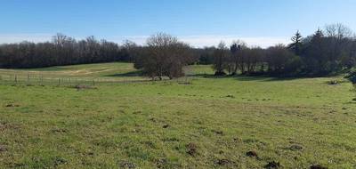 Terrain seul à La Rochefoucauld-en-Angoumois en Charente (16) de 3510 m² à vendre au prix de 37700€ - 1