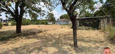 Terrain seul à Roullet-Saint-Estèphe en Charente (16) de 900 m² à vendre au prix de 34000€ - 1
