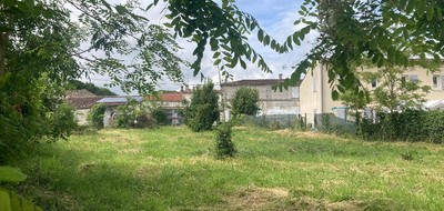 Terrain seul à Saintes en Charente-Maritime (17) de 800 m² à vendre au prix de 76000€
