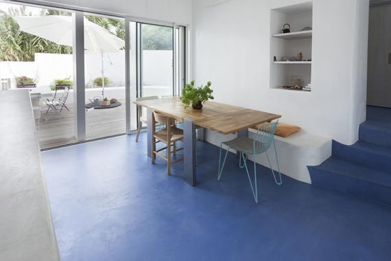 salle à manger en béton ciré