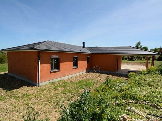 maison en terre cuite