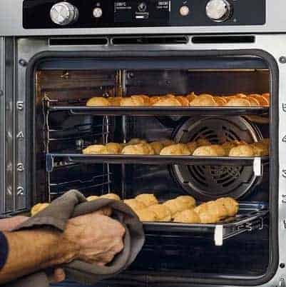 four à air pulsé cuisson simultanée et homogène boulangerie