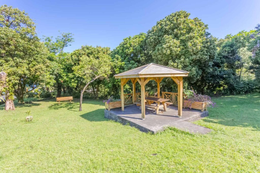 Kiosk de jardin non clôt pas taxé