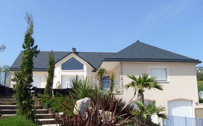 maison de prestige avec double garage en Côtes d'Armor, par Maisons Demeurance
