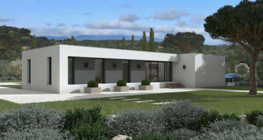 maison moderne avec grandes baies vitrées dans les Alpes-de-Haute-Provence, par Maisons France Confort