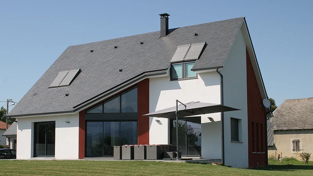 villa contemporaine avec grandes ouvertures dans les Hautes-Pyrénées, par ED Atelier Maisons