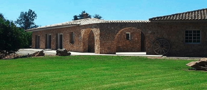 maison en pierre de plain-pied en Haute-Corse, par MG Constructions