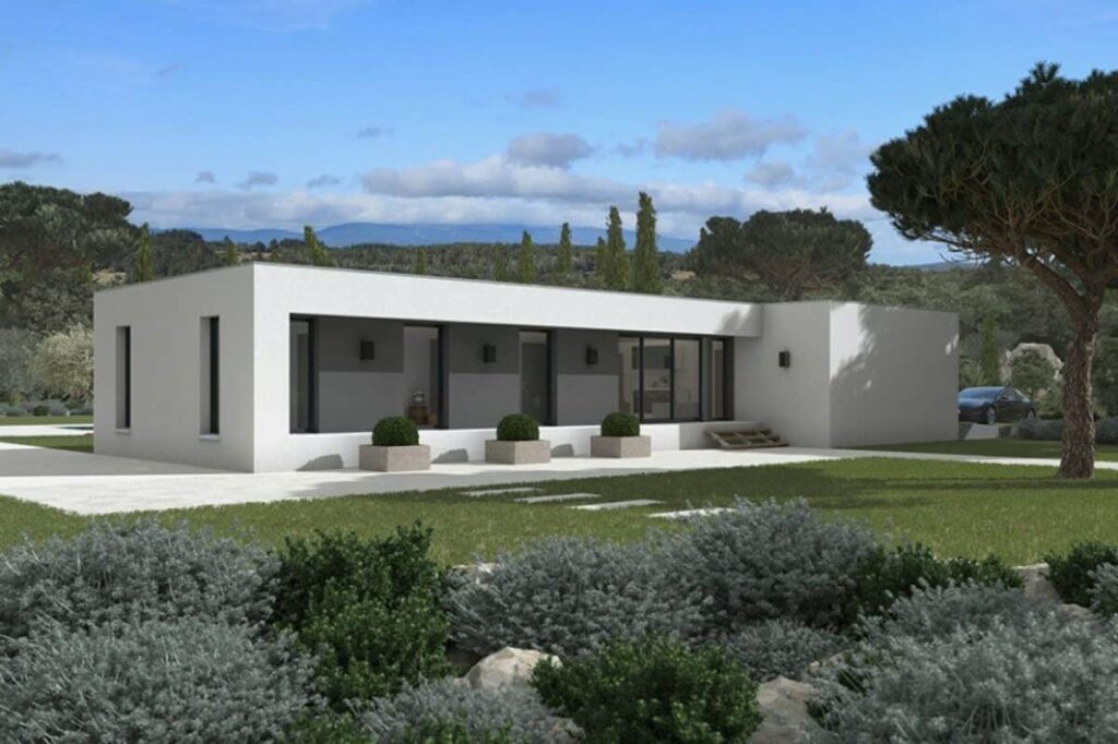 maison moderne de plain-pied avec grandes baies vitrées dans le 82, par Maisons France Confort