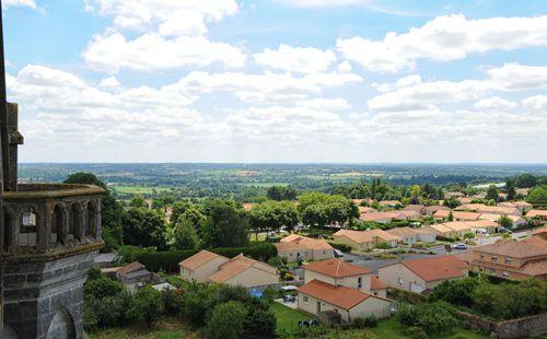 vue sur la commune de Saint-Georges-des-Gardes, commune déléguée de Chemillé-en-Anjou (49)