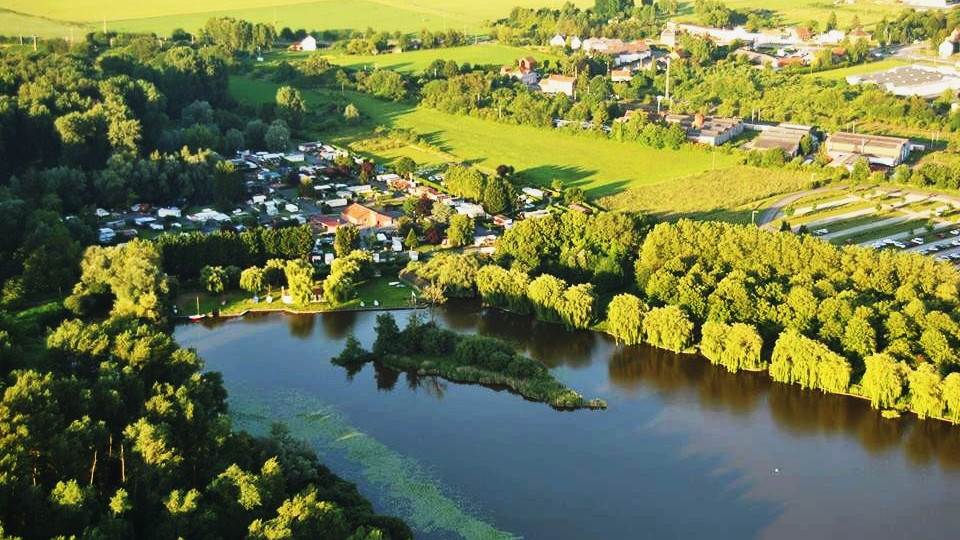 vue sur la commune d'Aubigny-au-Bac, dans le d&eacute;partement du Nord (59)
