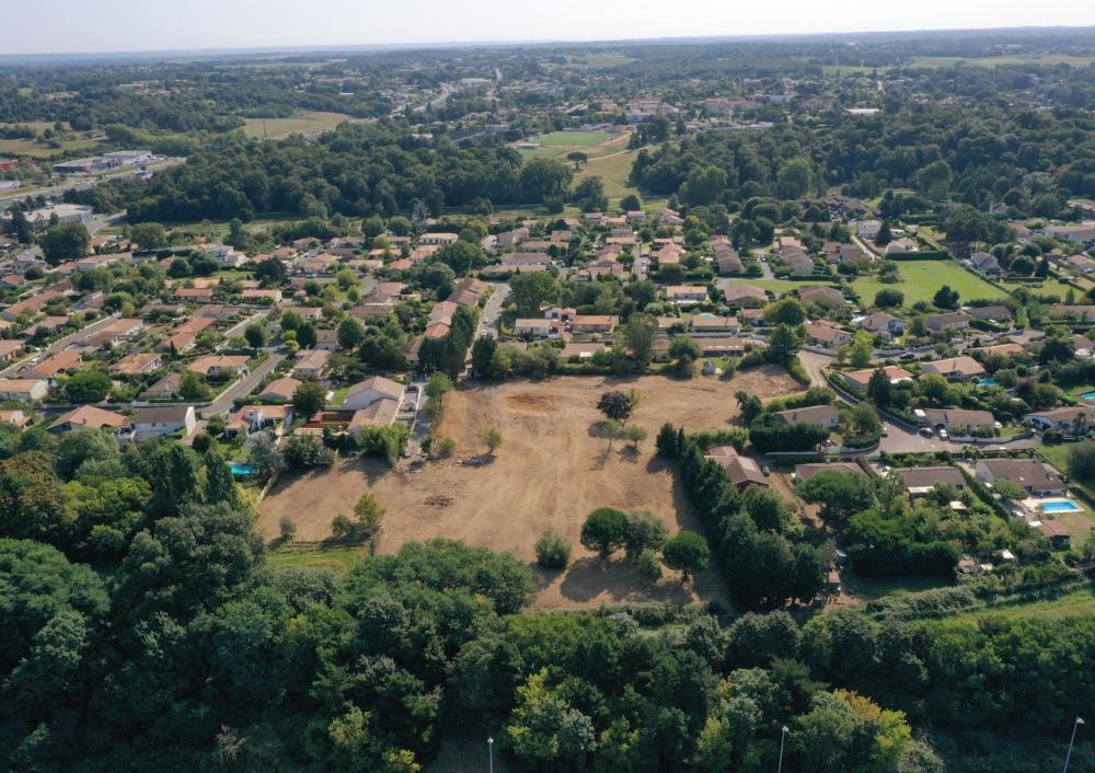 vue sur le lotissement &laquo;&nbsp;L&rsquo;&icirc;le aux Oiseaux&nbsp;&raquo;, avec 18 nouveaux terrains &agrave; Artigues-pr&egrave;s-Bordeaux (33)