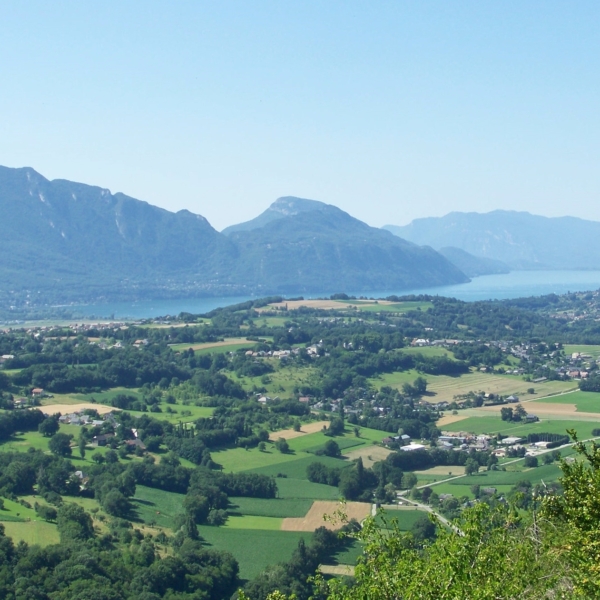 vue sur la commune de Sonnaz, en Savoie (73)