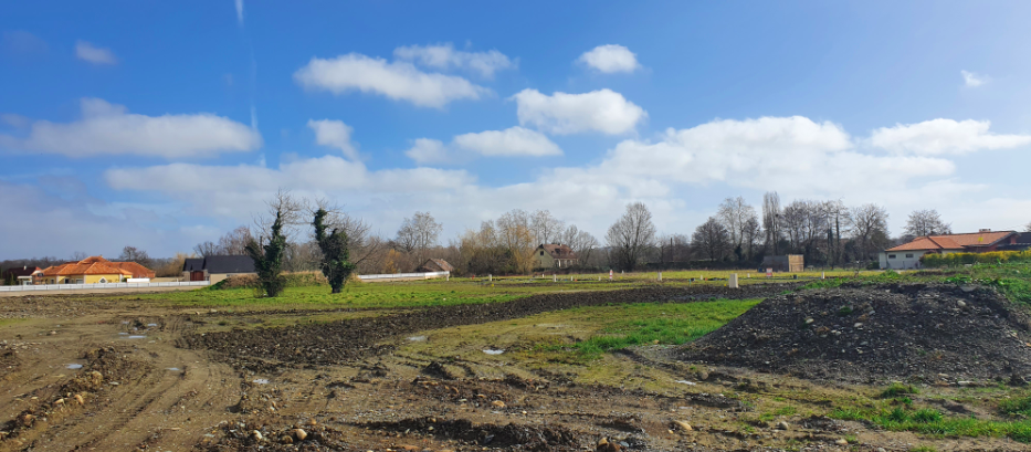 vue sur le lotissement « Les Peupliers », avec de nouveaux terrains à vendre près de Pau (64)
