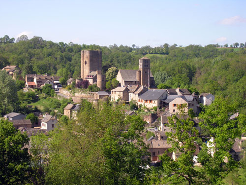 vue sur la commune de Calmont, dans l'Aveyron (12)