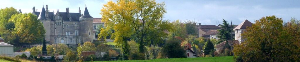 vue sur la commune de Saint Aulaye-Puymangou, en Dordogne (24)