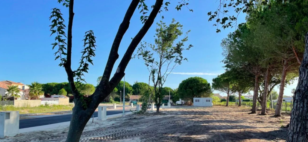 vue sur les terrains à vendre au « Mas de Peccais », à Aigues-Mortes (30)