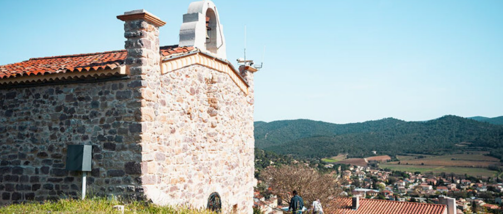 vue sur la commune de Pierrefeu-du-Var (83)
