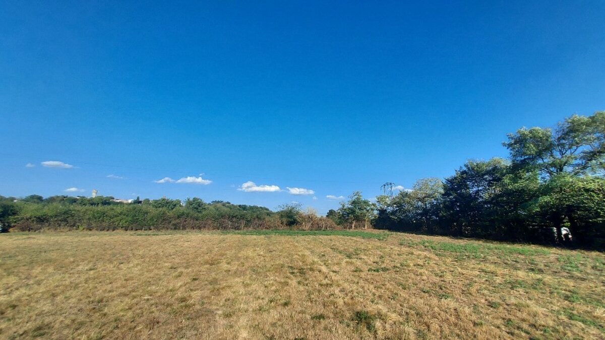vue sur le nouveau lotissement de Montaut, en Ari&egrave;ge (09)