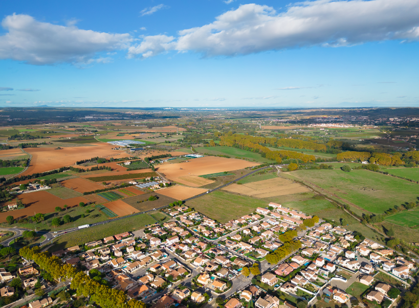 vue sur l'environnement de la commune Le Cailar dans le Gard (30)