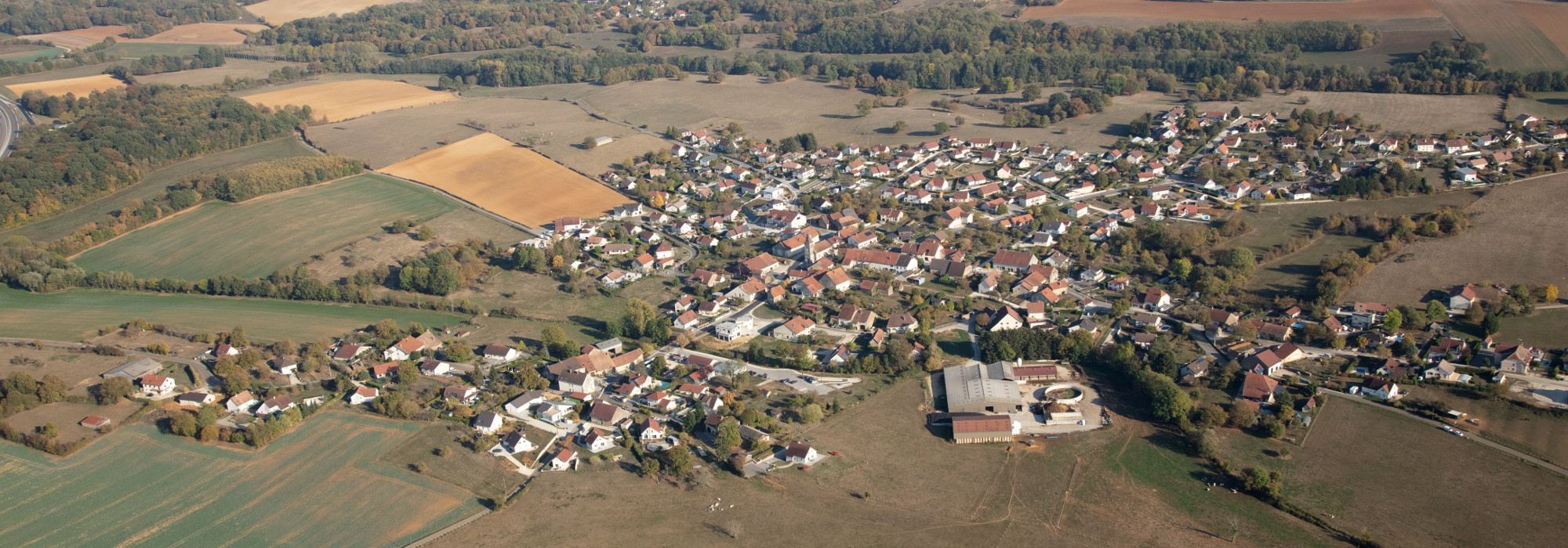 vue sur la commune de Pouilley-Français, dans le Doubs (25)