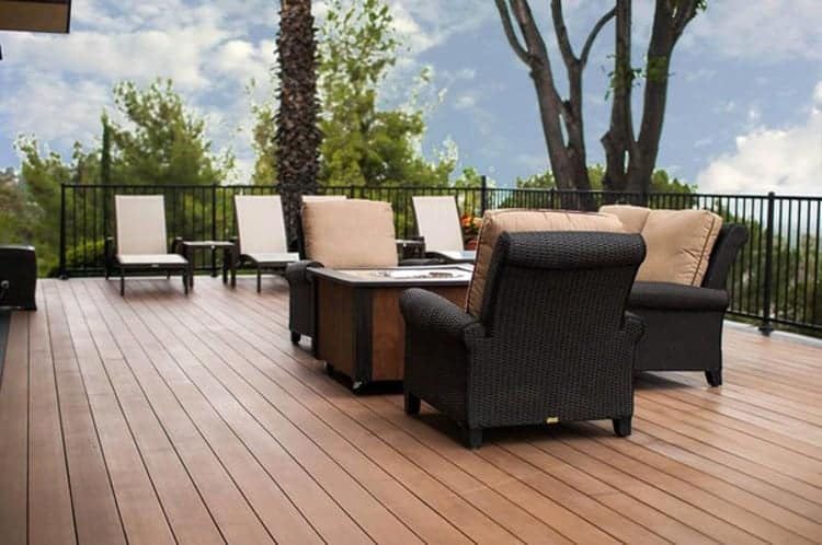Terrasse en cosse de riz réalisée par Résysta